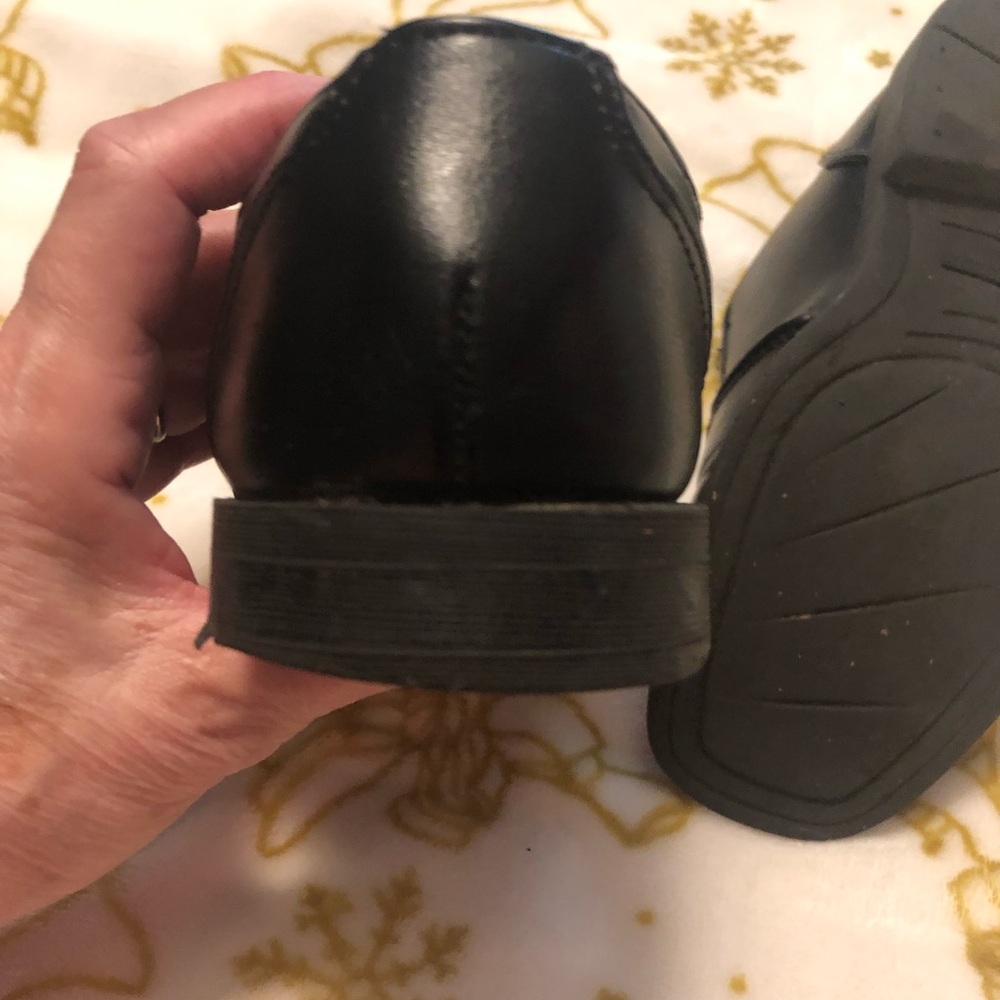Boys Sonoma Black Leather Slip-On Shoe’s - Picture 2 of 6